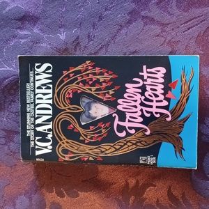 Vintage VC Andrews Fallen Hearts Keyhole Cover